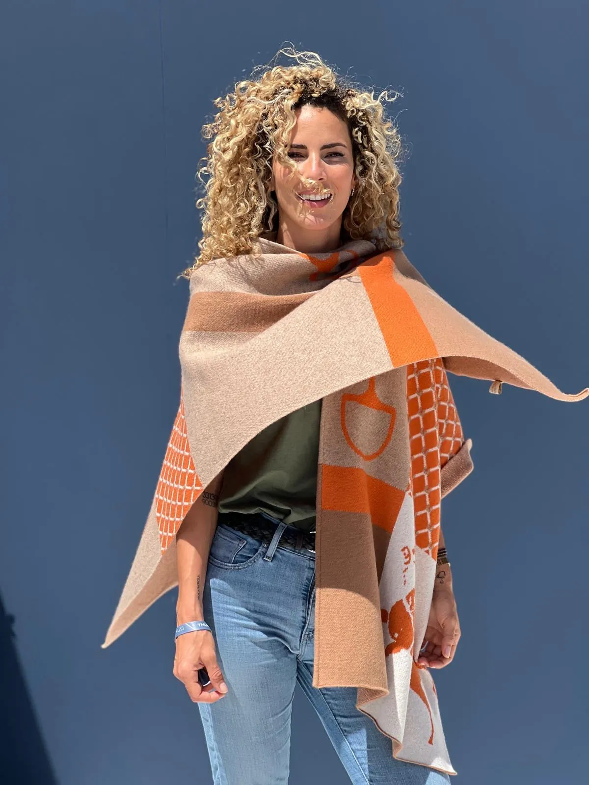 ADAMSBRO CASHMERE PONCHO ORANGE.