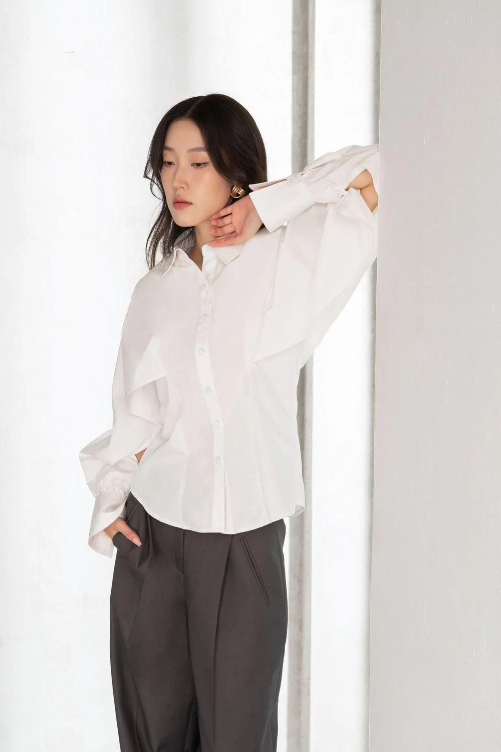 Amina Straight Cape Shoulder Raw Fabric Shirt