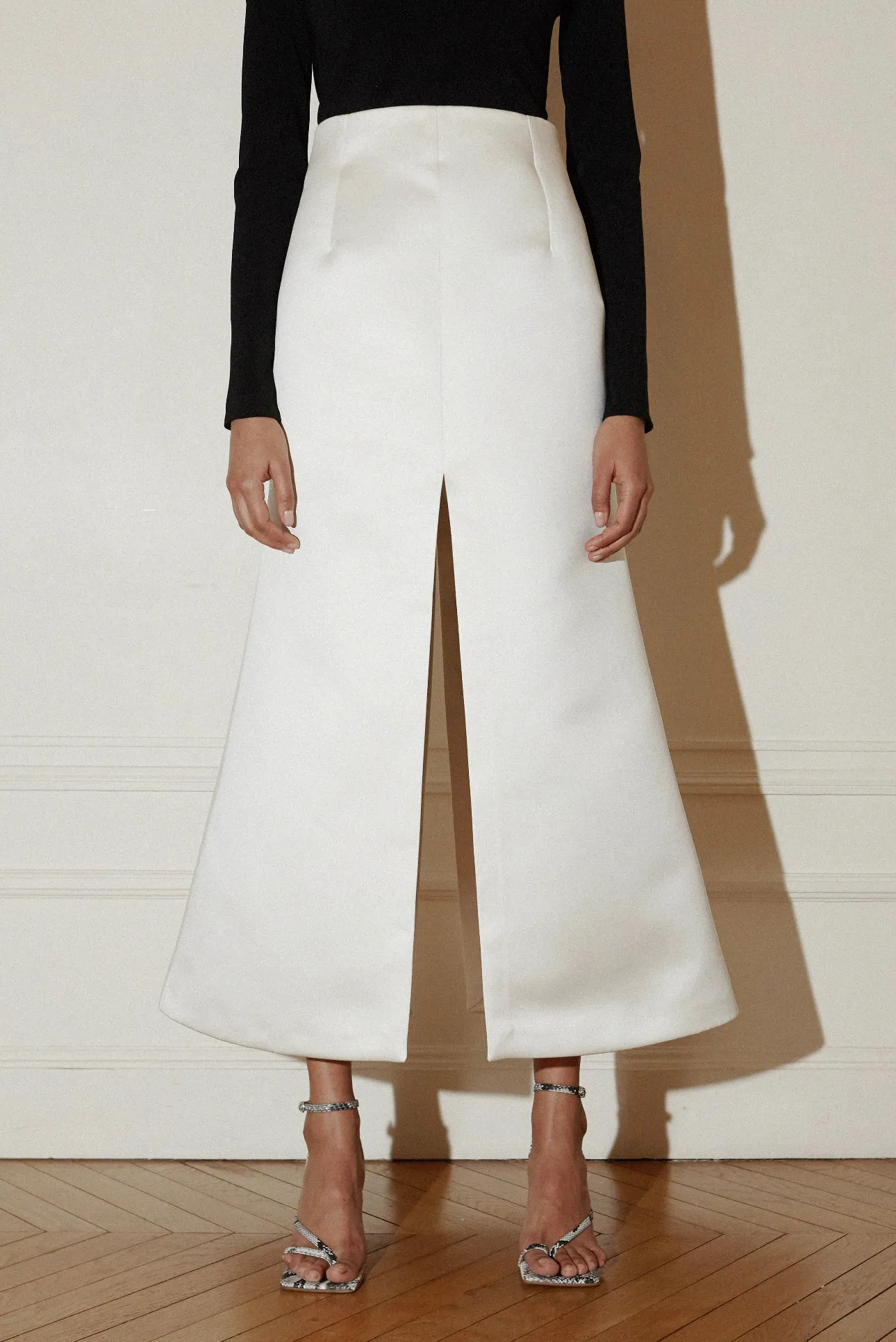 A.W.A.K.E. Mode 'bonded satin split' skirt, ivory, 6