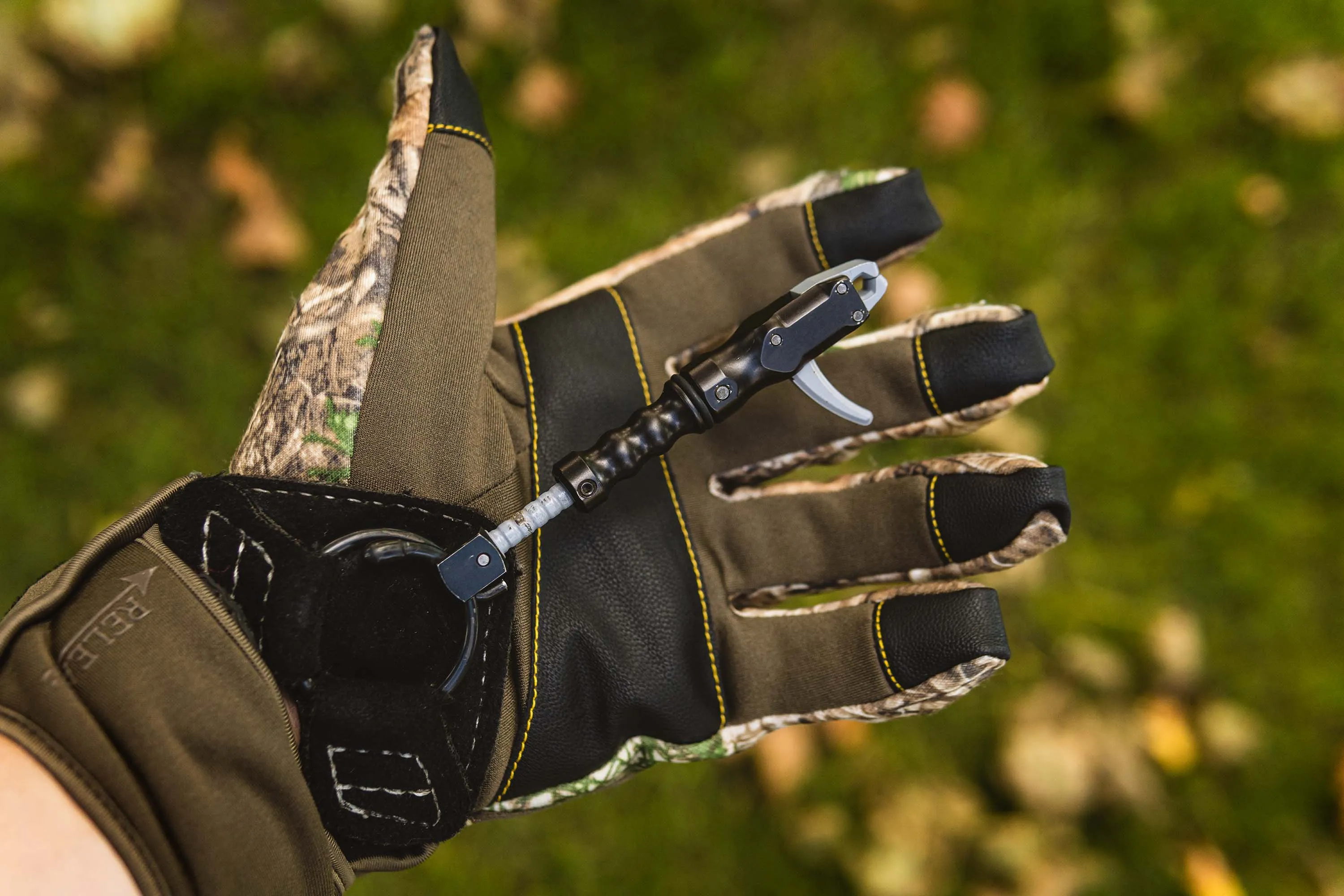 "Axel" Archery Glove - Realtree