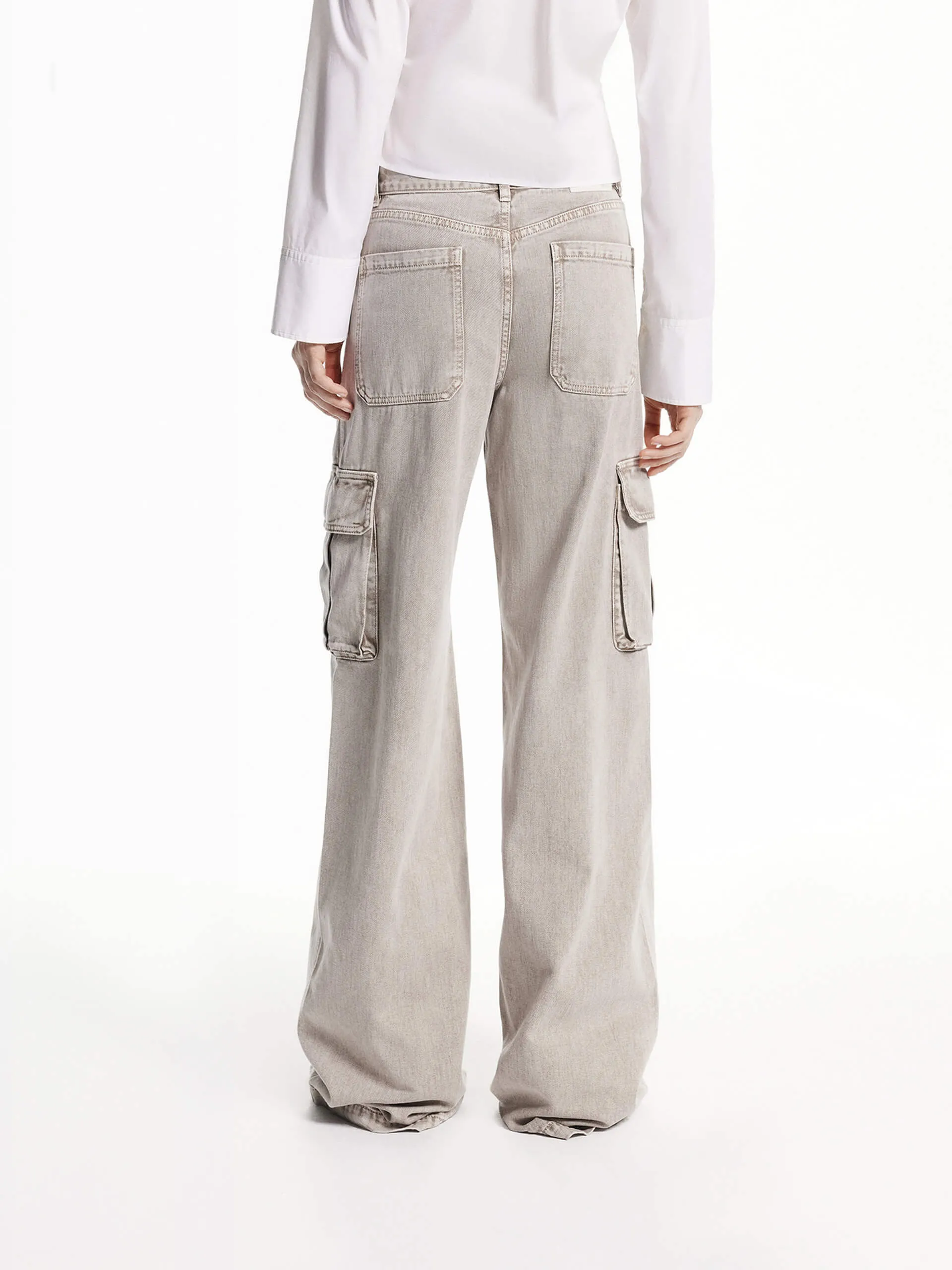 Relaxed Fit Cargo Jeans